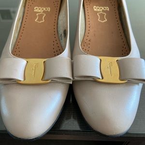 Salvatore Ferragamo Vara bow pump.